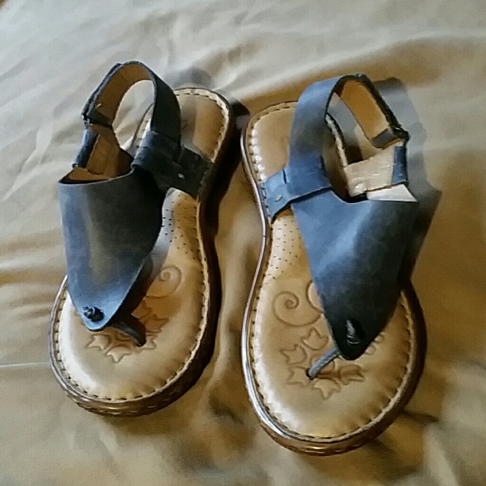 Born sandals